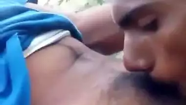 Pervert gets an outdoor blowjob from his friend