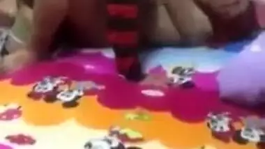 Desperately horny Indian college girl fucked in bed for XXX video