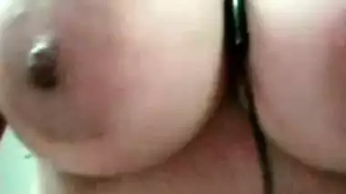 Huge milky boobs Bengali girl topless viral video call