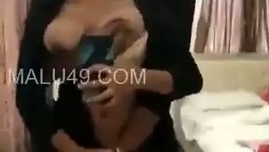 A guy fingers his GF’s pussy before the mirror in gf bf sex