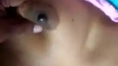 Milking Indian aunty while fucking