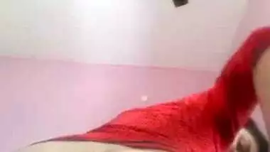 Cute Girl Showing Her Big Ass