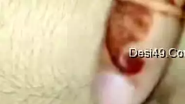 Inked Desi gal records solo sex clip in which she fingers XXX vagina