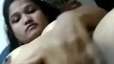 Indian cutie shows need in chudai by gently touching own XXX sissy