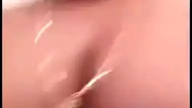 [ Indian Hard Porn ] Desi XXX village sexy bhabi shoe her nude on bath room