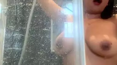 Tamil actress Lavanya shower bath latest app video