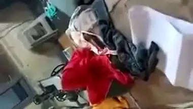 Chubby Desi XXX aunty have sex with worker inside factory MMS