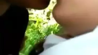 The first-time experience of this sexy Tamil babe fuck outdoor in jungle