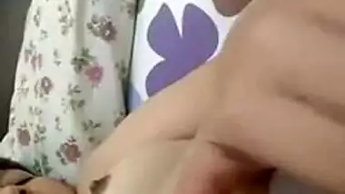 Desi chick can't say no to XXX viewers who wait for another MMS video