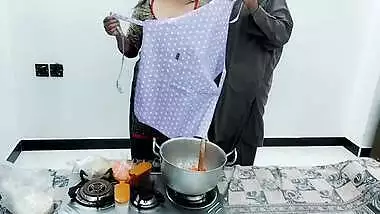 Pakistani Village Wife Fucked In Kitchen While She Is Cooking With Clear Hindi Audio