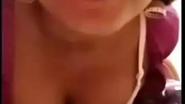 Boy wants to see Indian babe's tits and she is going to show them