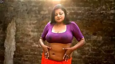 Big Boobs Indian Stepmom Teased Me in Kitchen & I Fucked Her in Bedroom