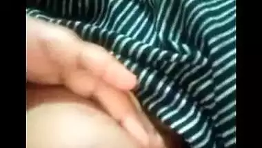 Big melons girlfriend topless viral video call