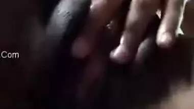 Indian girl has XXX chance to get naked and get tips for masturbation