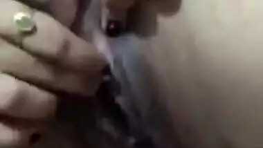 Skillful Indian man fingers wife's pussy after watching a lot of porn