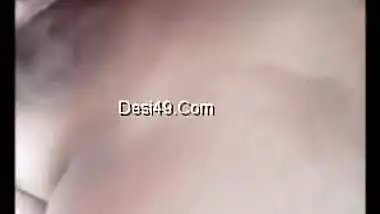 Desi female masturbates XXX pussy in bed for lover via video link