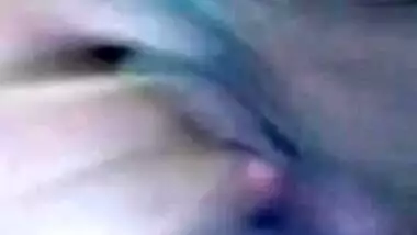 It is a pleasure for the Desi to dive fingers into excited vagina