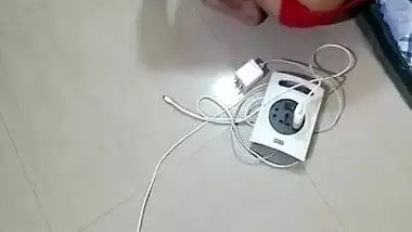 Maa Bra Or Panty Me Ghar Ki Safai Karti Hui Bete Ke Samne. Big Ass In Red Panty