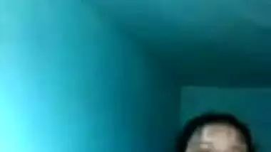 During video call Desi girl washes her XXX assets for BF's pleasure