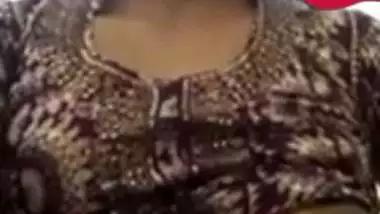 Girlfriend showing boob live on video call viral MMS