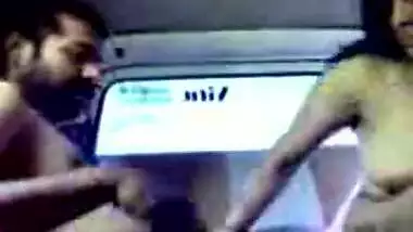 Muslim desi girl ki car mai bur chudai ka real porn mms