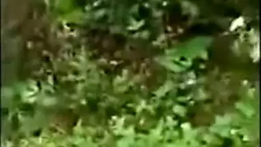 lovers caught outdor in park caught by teacher, Desi mms online