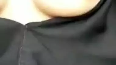 Desi Bhabhi likes outdoor to brag from devar about her big busty, mms video