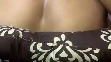 Anty Ko Chusaya Apna Land Or Dawake Pela Uske Kamre Me Jakar