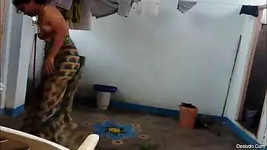 South Indian Sunita bhabhi nude saree change caught by devar voyeur cam HD