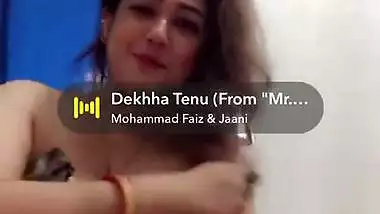 Busty bhabhi removing bra and nude show for lover