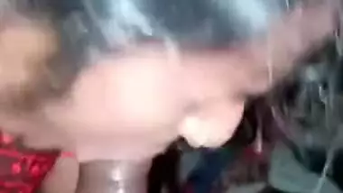 Indian XXX housewife sucking her cocky husband’s dick like ice-cream MMS