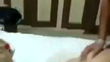 MMS video of Desi guy having XXX affair with Tamil slut in hotel