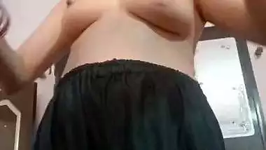 Hindi xxx bhabhi dress change for secret lover