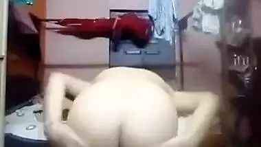 Desi whore in home XXX porn where she bends and spreads her ass wide