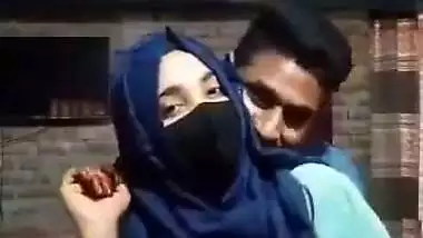 Karachi guy squeezes his sister’s boobs behind his parents