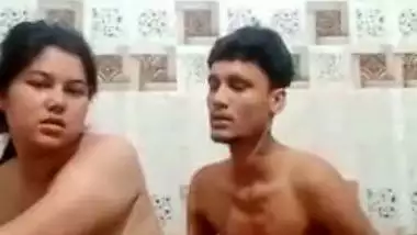 Bathroom mein chudai XXX