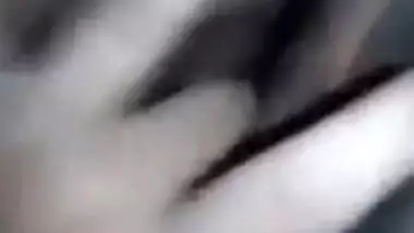 Horny Desi gal displays saggy tits and also fingers her XXX cunny