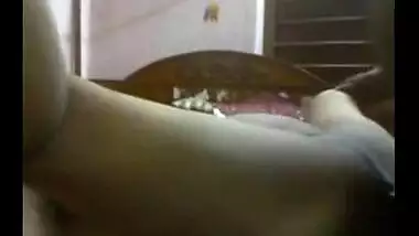 Desi Gujarati Bhabhi Records Her Oral Sex With Hubby