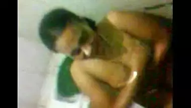 Free porn mms clip of young bengali bhabhi caught by maid during bath