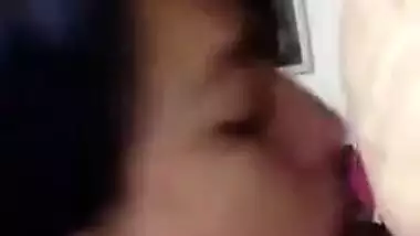 Stunning Desi hottie gives XXX blowjob to her lustful boss at work