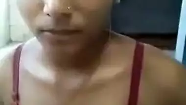 Slim Bangladeshi Bhabhi exposes bush in XXX video for her XXX lover