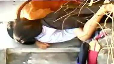 HD sex video of a young couple enjoying a quick outdoor fuck