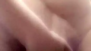 Paki GF Fingering Asshole