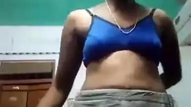 Desi loves XXX striptease and performs it for her sex viewers at home
