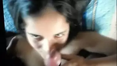 Desi chick takes XXX cock in mouth and gives a blowjob to husband
