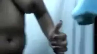 Chunky Pakistani wife makes XXX video of her nude body for Desi BF