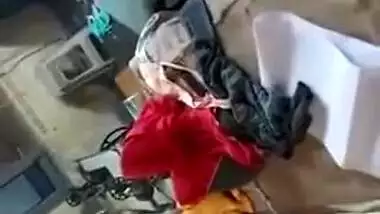 Chubby Desi XXX aunty have sex with worker inside factory MMS