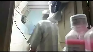 Desi teen comes to a XXX doctor who has sex with her in his office