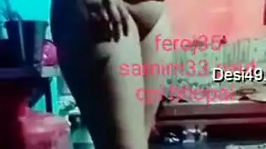 All nude Desi MILF poses for amateur camera revealing her XXX body