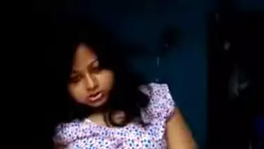 Indian minx is alone at home being in mood to play with her XXX muff